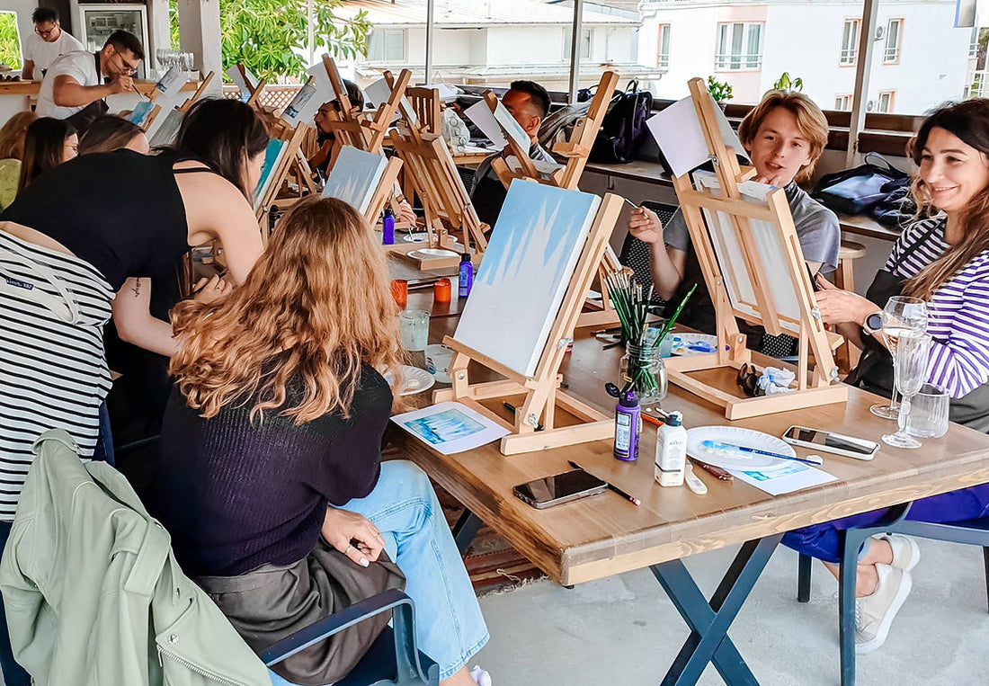 Paint and Toast! Discover How to Host the Best Painting Party